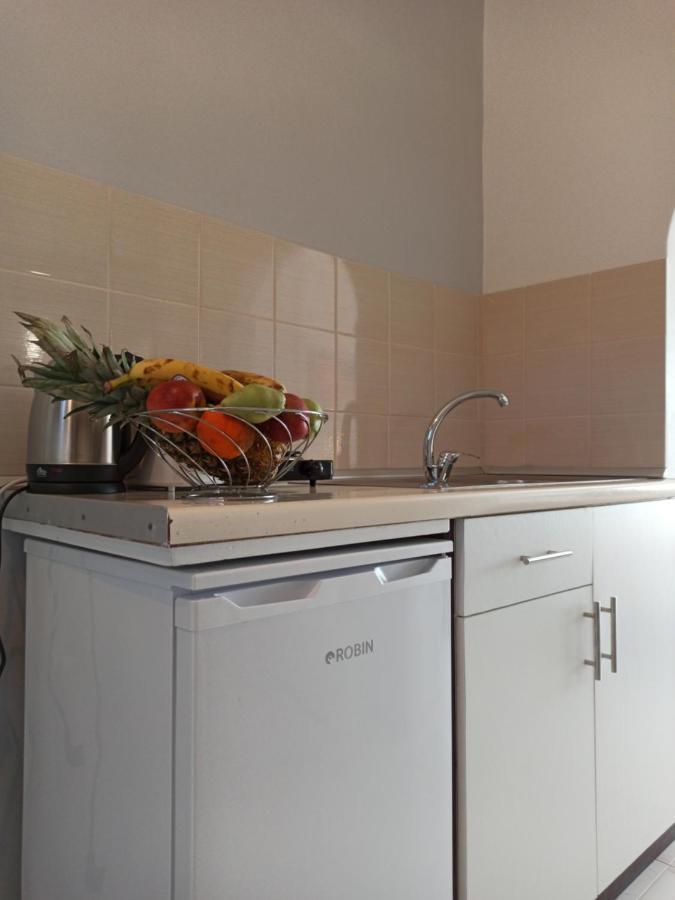 Wave Marathias Apartments Bagian luar foto